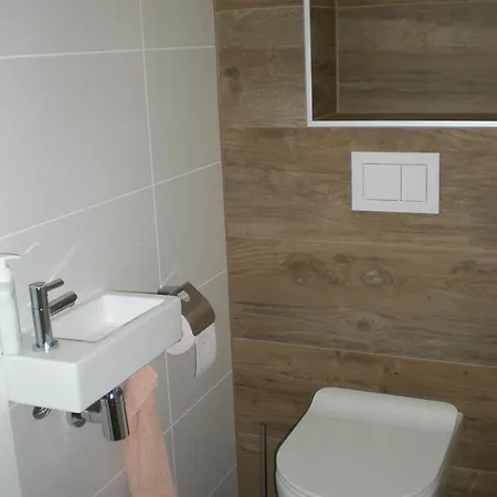 71 Op Recreatiepark De Wielen *