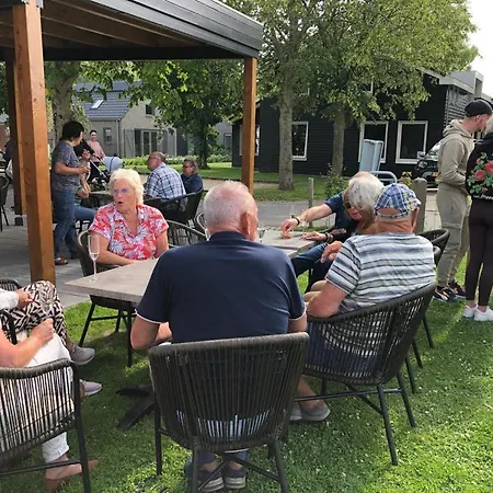 بيت للعطل 71 Op Recreatiepark De Wielen *